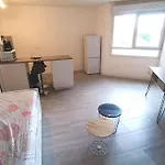 Appartement Tout Equipe 2 A 4 Couchages St Charles