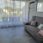 Studio Proche Centre Et Plage Avec Clim Et Parking