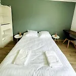 Convivial Appartement De Charme Avec Balcon , 95 M2 En Hyper-Centre De Saint-Brieuc. Tout Confort, Grand Salon Avec Videoprojecteur - 3 Chambres - Parking