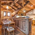 Appartement De Charme A Courchevel 1850 - 4 Pers, Centre, Proche Des Pistes, Balcon Et Hammam - Fr-1-631-163
