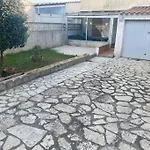 La Perle De Sete Maison Bord De L Etang Animaux Bienvenus Sur Demande