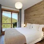 Neuf Ski Aux Pieds, 3 Chambres Avec Wifi Et Parking - Fr-1-575-189