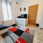 Une Chambre De 20M2 Chez Les Habitants