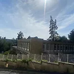 Bel Appartement Dans Residence Avec Balcon