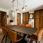 **Appartement Cosy Avec Garage, Au Coeur De La Clusaz, Proche Pistes Et Commerces** - Fr-1-304-190