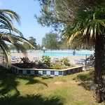 Studio Moderne Avec Piscine, Parc Naturel Pres De La Corniche A Hendaye - Fr-1-2-303