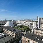 F2 Immeuble Perret Avec Vue A 180 ° Sur La Ville - Parking Privatif - Hypercentre