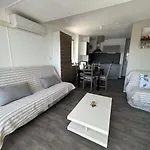 T2 Cabine Climatise 6 Couchages Avec Parking - Port Camargue - Fr-1-250-260