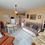 Chatelaillon-Plage Centre-Ville: Apt 4 Pers, Balcon, Parking, Piscine, Wifi - Fr-1-706-21