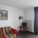 Appartement Climatise 2 Pieces Avec Loggia Et Vue Mer, Proche Port Et Commerces - Fr-1-750-13