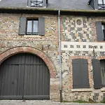 Le Clos De St Val 2