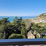 Apartment With Sea View Near Beach