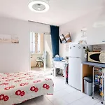 Studio Cabine Avec Piscine Et Vue Port A Gruissan - Fr-1-409-199