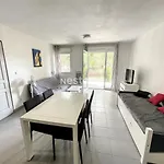 2950-Appartement Une Chambre Avec Piscine