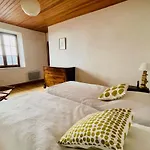 Large Family Nest With Garden