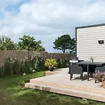 Residence Les Trois Mats A Trestel, En Bord De Mer, Sur La Cote De Granit Rose
