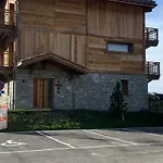 Chalet De Luxe Familial Avec Piscine Et Sauna, Proche Des Pistes Et Commodites A Courchevel Le Praz - Fr-1-568-37