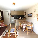 Appartement 6 Pers, Proche Pistes, Terrasse Et Parking Inclus A La Clusaz - Fr-1-459-217
