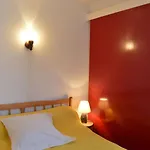 Pavillon Familial 6 Pers A 200M De La Plage Avec Terrasse, Barbecue Et Parking. - Fr-1-229D-227