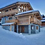 Chalet De Luxe Avec Magnifique Vue A Courchevel, 5 Chambres, 15 Pers