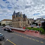 Charmant Studio Deauville, Proche Plage Avec Parking Prive