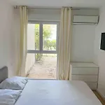 Face Au Bateaux, Neuf, 2 Chambres , Jardin