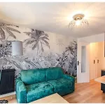 Appartement Avec Balcon Et Vue Mer