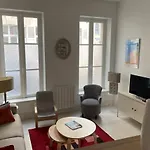 Newly Renovated Duplex Near The Beach