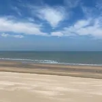 Newly Renovated Duplex Near The Beach