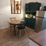 Appartement T2 Renove, Centre-Ville Hendaye, Proche Baie, Sans Ascenseur, Balcon, Calme, Wifi Non Inclus - Fr-1-239-850