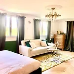 Villa Caprice