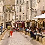 Charmant Cocon Iode Cosy Equipe, Baigne De Lumiere, Situe Au Coeur De La Rochelle A 1Min A Pied Du Marche Central Avec Tv Et Wifi