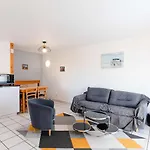 Charmant Pavillon Avec Solarium, Piscine Et Parking A Narbonne-Plage - Fr-1-409-222