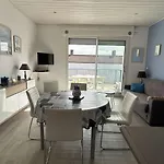 Appartement Cosy Avec Terrasse Pres Du Port - Fr-1-224B-210