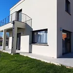 Sublime Villa Neuve Proche De La Plage