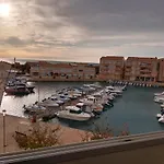 Superbe Appartement Avec Vue Sur La Mer Et Port