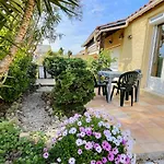 Villa Avec Piscine A 10 Min Des Plages.