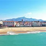 Bel Appartement Renove, Calme, Proche Centre Et Plage, Balcon, 2 Chambres, Commerces A 150M - Fr-1-4-685
