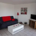 Goelette Appartement Climatise, Equipe Du Wifi Et Parking Gratuit En Haute Saison