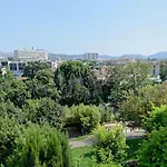 T4 Avec 3 Chambres Et Balcon A Mazargues