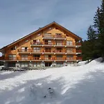 Appartement 2 Pieces + Cabine Pour 6 Pers, Meribel Altiport, Pied Des Pistes Et Golf, Parking Inclus - Fr-1-411-9