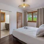 Appartement Moderne Avec 3 Chambres, Terrasse, Garage Et Services Inclus A Megeve - Fr-1-569-131