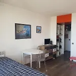 Studio C Avec Parking Et Terrasse