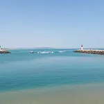 Appartement 4 Couchages Avec Clim, Terrasse, Piscine Et Acces Direct A La Mer - Fr-1-387-192