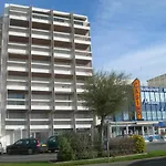 Appartement 2 Chambres - Spacieux, Face Mer, Parking Prive - Fr-1-323-333