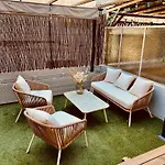 Cocon 2 Pieces Avec Grande Terrasse A Vauban