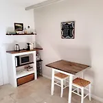 La Maison Blanche Intra-Muros Free Parking