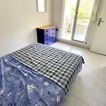 T2 Avec Terrasse, Parking, Piscine, Tennis, A 200 M Plage Et Commerces, Six-Fours-Les-Plages - Fr-1-316-115