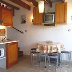 Charmante Maison Proche Plage Avec Parking Prive Et Terrasse - Fr-1-387-84