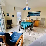 Quiberon: Charmant T3 Avec Terrasse, 20M De La Plage, Parking, Animaux Acceptes - Fr-1-478-29